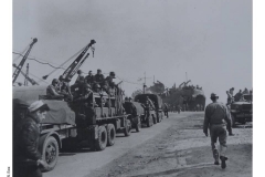 UN17-Awaiting_orders_to_move_on_to_LS(Tank)