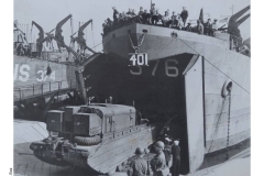 UN18_DUCW_moves_on_to_LS(Tank)