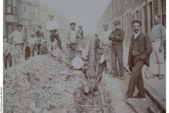 154a-Easton-Laying_Gas_Pipes